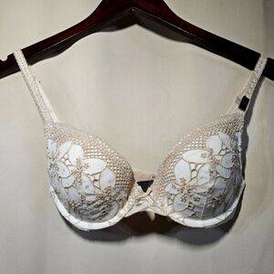 Victoria's Secret Cream Lace Bra